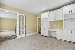 2250 Yorktown Dr SE, Kentwood, MI 49508 - Photo 8