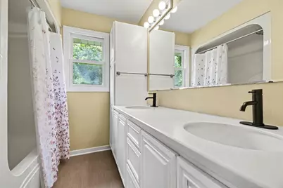 2250 Yorktown Drive SE, Kentwood, MI 49508 - Photo 12