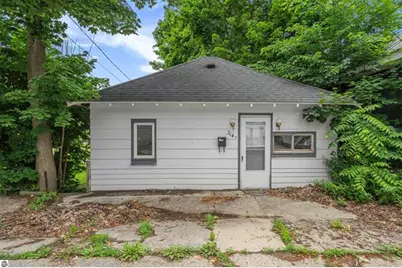 218 Cottage Street, Cadillac, MI 49601 - Photo 30