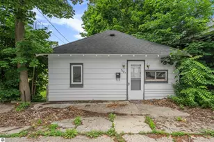218 Cottage St, Cadillac, MI 49601 - Photo 30