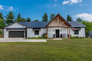 105 Dogwood Cir, Dowagiac, MI 49047 - Photo 1