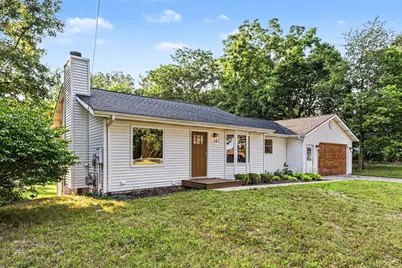 4372 Hunsberger Avenue NE, Grand Rapids, MI 49525 - Photo 2