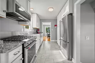 905 Napier Ave, Saint Joseph, MI 49085 - Photo 12