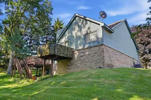 5220 Huron Hills Dr, Commerce Township, MI 48382 - Photo 4