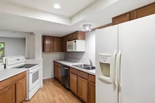 5220 Huron Hills Dr, Commerce Township, MI 48382 - Photo 14