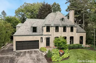 298 Morningside Dr SE, Grand Rapids, MI 49506 - Photo 1