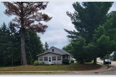 8 E Barton Street, Newaygo, MI 49337 - Photo 2