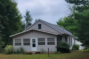 8 E Barton St, Newaygo, MI 49337 - Photo 2