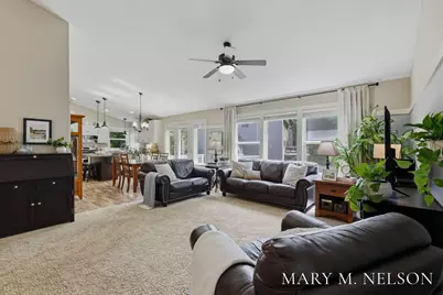 5705 Kenstyn Drive SW, Wyoming, MI 49418 - Photo 10