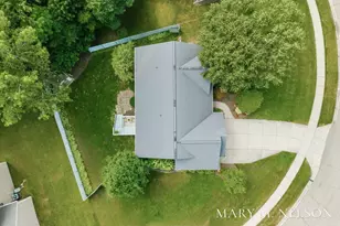 5705 Kenstyn Dr SW, Wyoming, MI 49418 - Photo 8