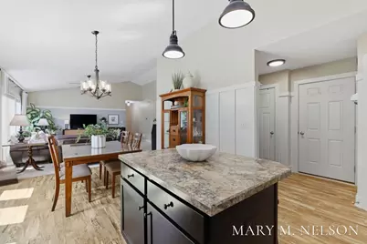 5705 Kenstyn Drive SW, Wyoming, MI 49418 - Photo 4