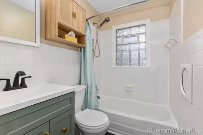 735 Maridell Avenue NW, Grand Rapids, MI 49504 - Photo 12