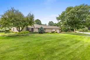 6866 Vista Grande Dr NE, Rockford, MI 49341 - Photo 2