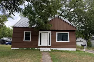 138 Lacey Ave, Battle Creek, MI 49037 - Photo 2