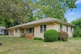 56 Garden Ave N, Battle Creek, MI 49017 - Photo 2