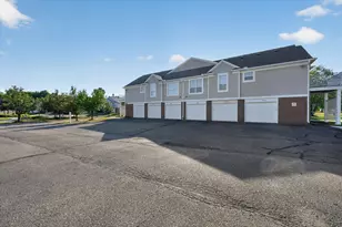 16766 Dover Dr, Northville, MI 48168 - Photo 42