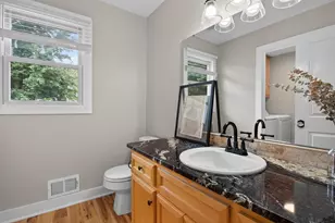 5461 Caravel Dr SW, Wyoming, MI 49418 - Photo 10