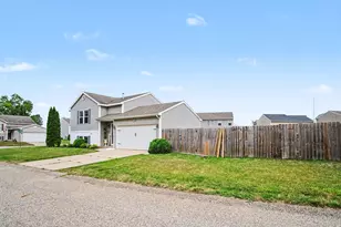 11720 E Bear Meadows Dr SE, Alto, MI 49302 - Photo 4
