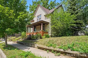 1121 Baxter St SE, Grand Rapids, MI 49506 - Photo 2
