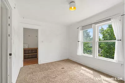 1121 Baxter Street SE, Grand Rapids, MI 49506 - Photo 12