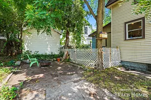 1121 Baxter St SE, Grand Rapids, MI 49506 - Photo 18
