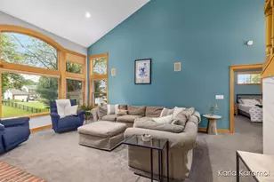 61 Greystone Ct NE, Rockford, MI 49341 - Photo 10