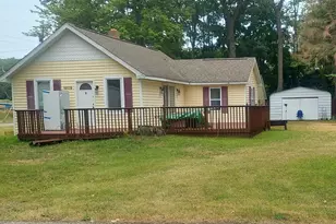 1809 Lindberg Dr, Muskegon, MI 49441 - Photo 2