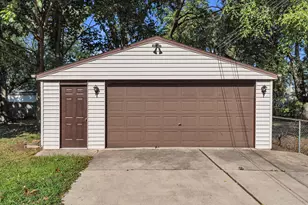 24533 Grove Ave, Eastpointe, MI 48021 - Photo 32