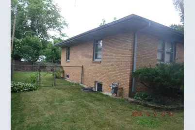 241 Jamesway, Benton Harbor, MI 49022 - Photo 2