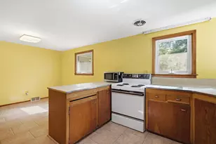 9835 Dexter-Pinckney Rd, Pinckney, MI 48169 - Photo 8