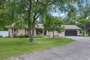 10226 SW Greenville Rd, Greenville, MI 48838 - Photo 2
