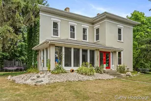 404 E Main St, Ionia, MI 48846 - Photo 4