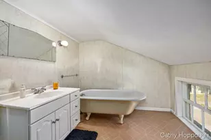 404 E Main St, Ionia, MI 48846 - Photo 32