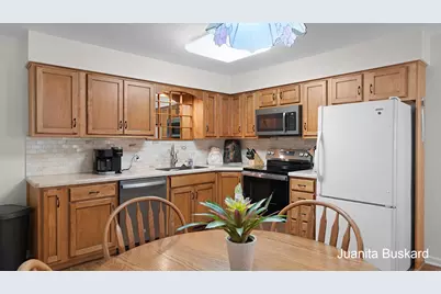 7435 Pine Grove Drive, Jenison, MI 49428 - Photo 8