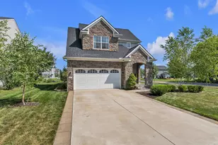 481 Hickory Bluff Ln, Chelsea, MI 48118 - Photo 4