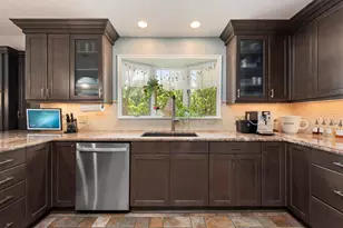 899 Fox Run, Bloomfield Hills, MI 48304 - Photo 4