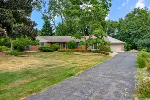 899 Fox Run, Bloomfield Hills, MI 48304 - Photo 32