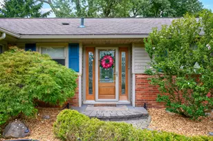 899 Fox Run, Bloomfield Hills, MI 48304 - Photo 2