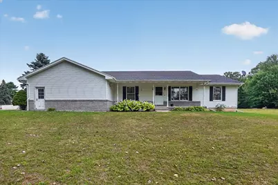 635 W Poplar Street, Marion City, MI 48811 - Photo 2