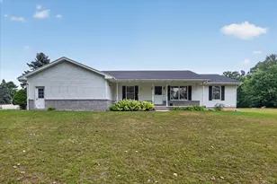 635 W Poplar St, Marion City, MI 48811 - Photo 2