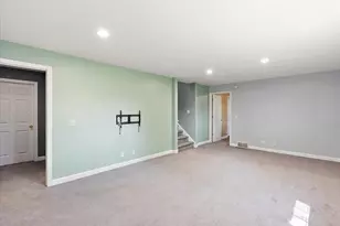 11382 E Lake Dr, Holland, MI 49424 - Photo 30