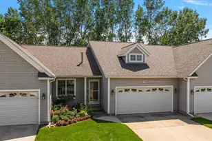 11382 E Lake Dr, Holland, MI 49424 - Photo 2
