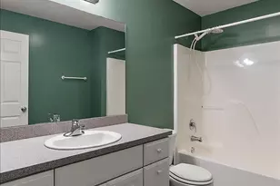 11382 E Lake Dr, Holland, MI 49424 - Photo 36
