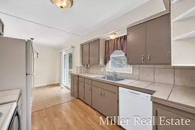 1221 N Hanover Street, Hastings, MI 49058 - Photo 4