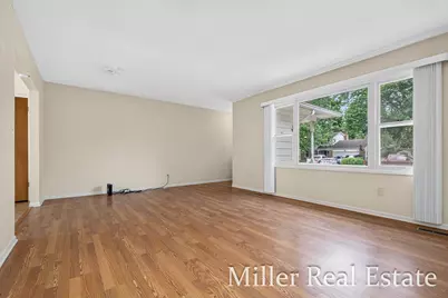 1221 N Hanover Street, Hastings, MI 49058 - Photo 8