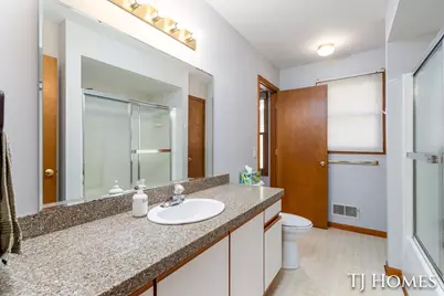 5721 Jefferson Avenue SE, Grand Rapids, MI 49548 - Photo 14