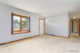5721 Jefferson Ave SE, Grand Rapids, MI 49548 - Photo 2