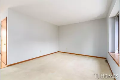 5721 Jefferson Avenue SE, Grand Rapids, MI 49548 - Photo 8