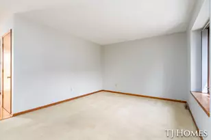 5721 Jefferson Ave SE, Grand Rapids, MI 49548 - Photo 8