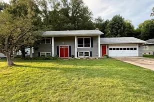 711 E North Dr, Marshall, MI 49068 - Photo 1